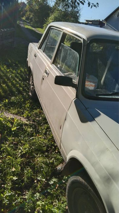 Продам ваз 2107 бензин