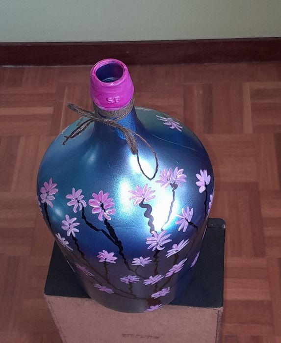 Garrafão pintado à mão