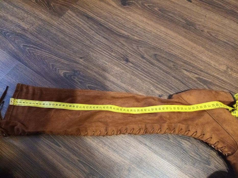 Ботфорти на шнуровці