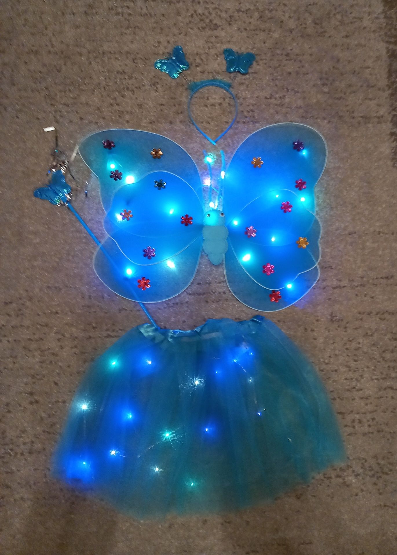 Kolorowy strój motylka świecący LED
