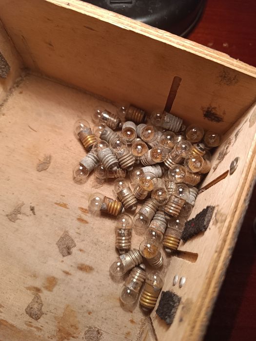 Лампочки 27-28 В