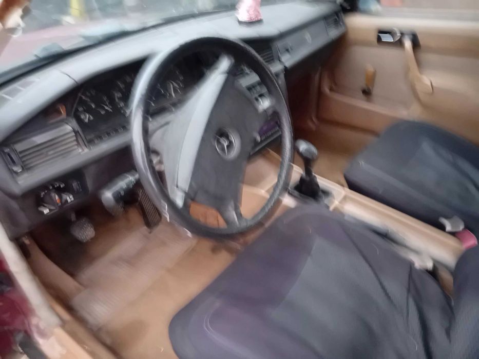 Mercedes 190 2.5