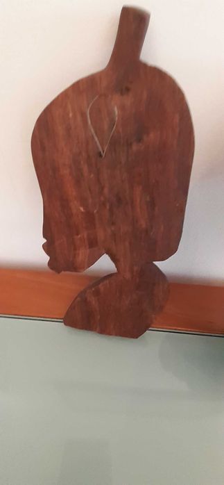 Caras Africanas em madeira artesanais.