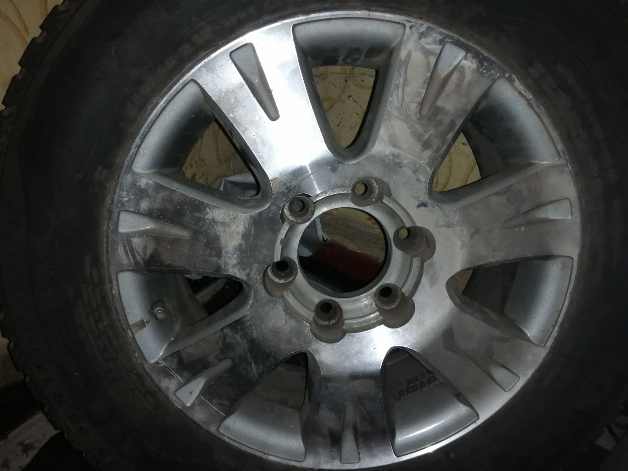 Диск з резиною r17 6x139,7 (6x5,5)