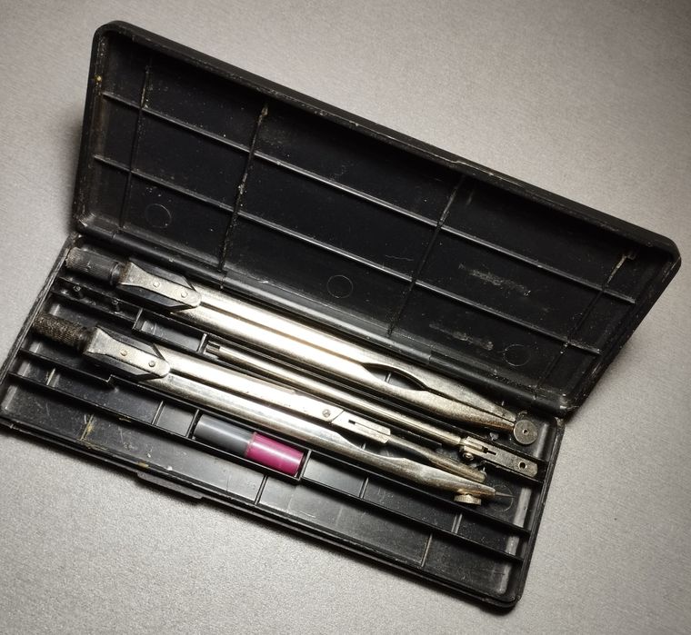 Металл инструменты и штатив почти новые не дорого