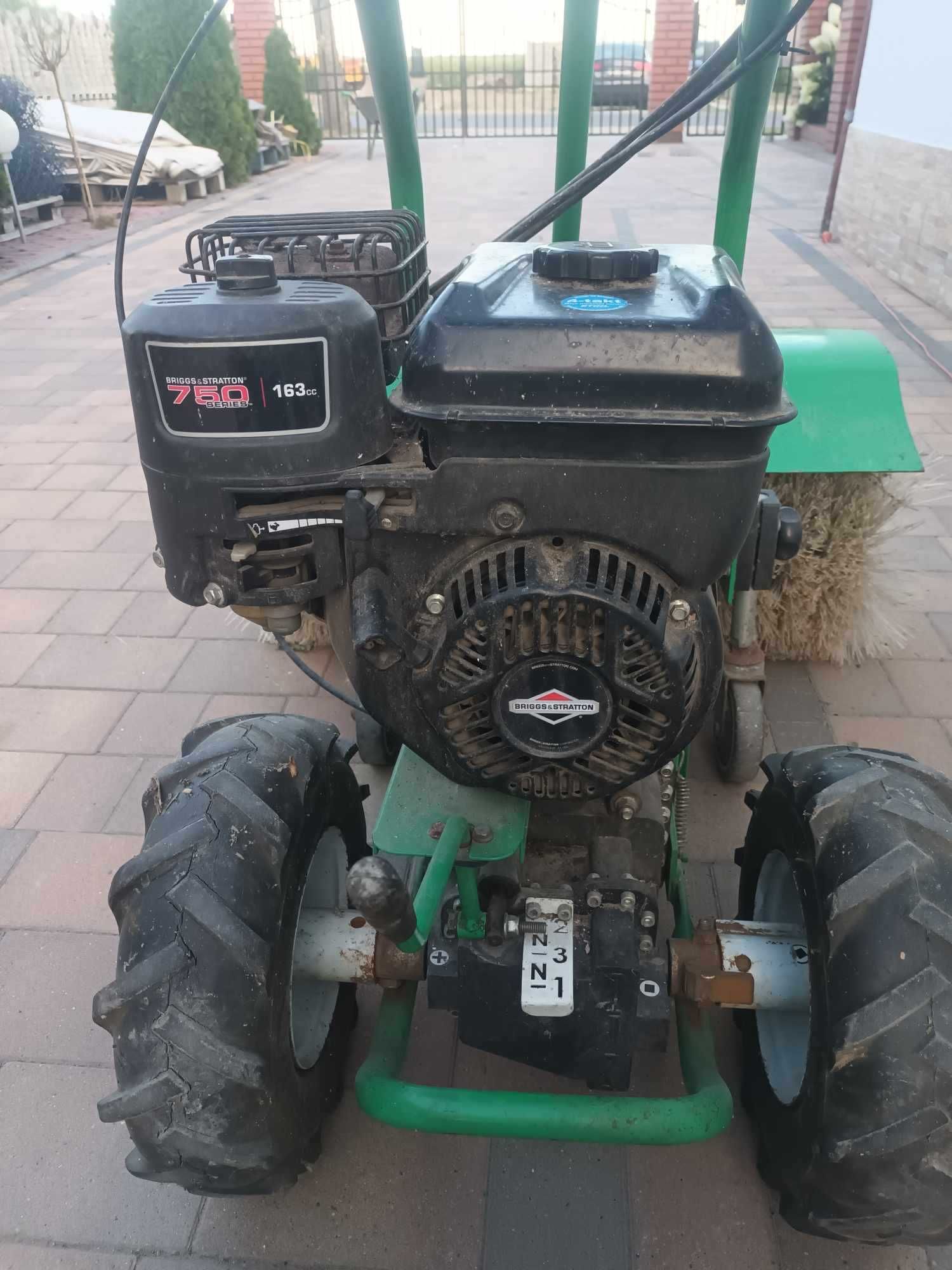 Green M5 Briggs&Stratton zamiatarka czyszczarka