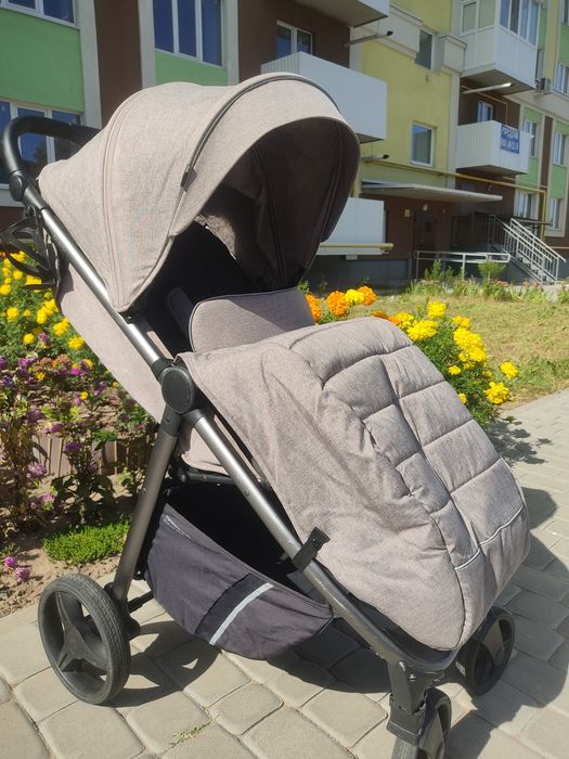 Прогулянкова коляска carello bravo