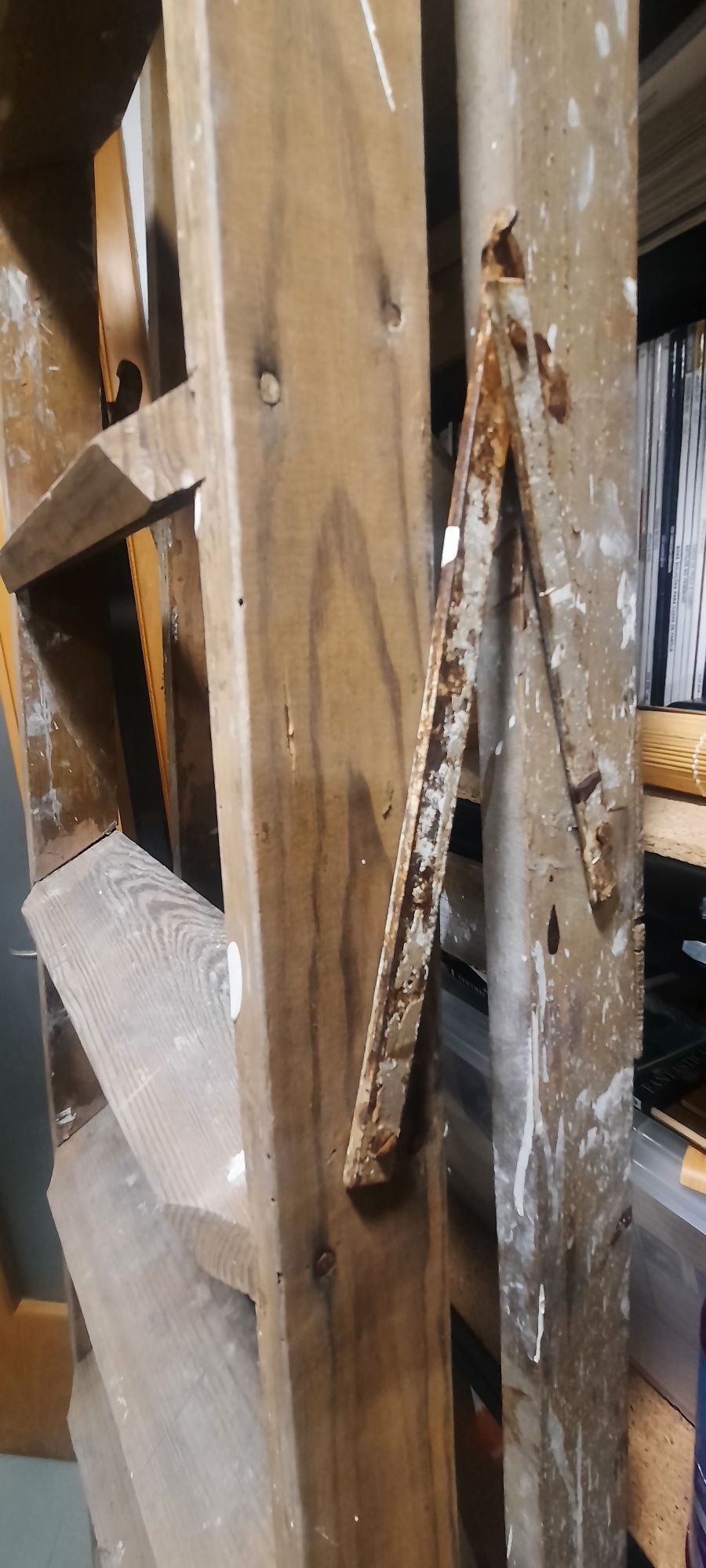 Escadote antigo para restauro (ou não)