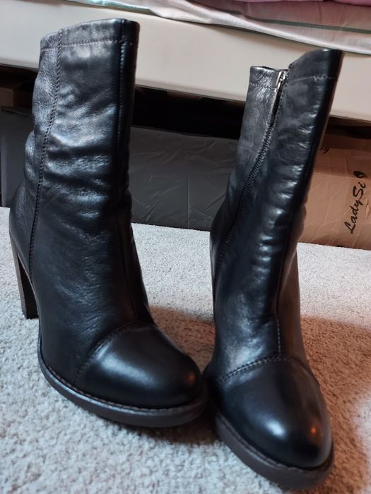 BOTKI czarne skóra, obcas, słupek, brązowy 9 cm, zapinane na zamek