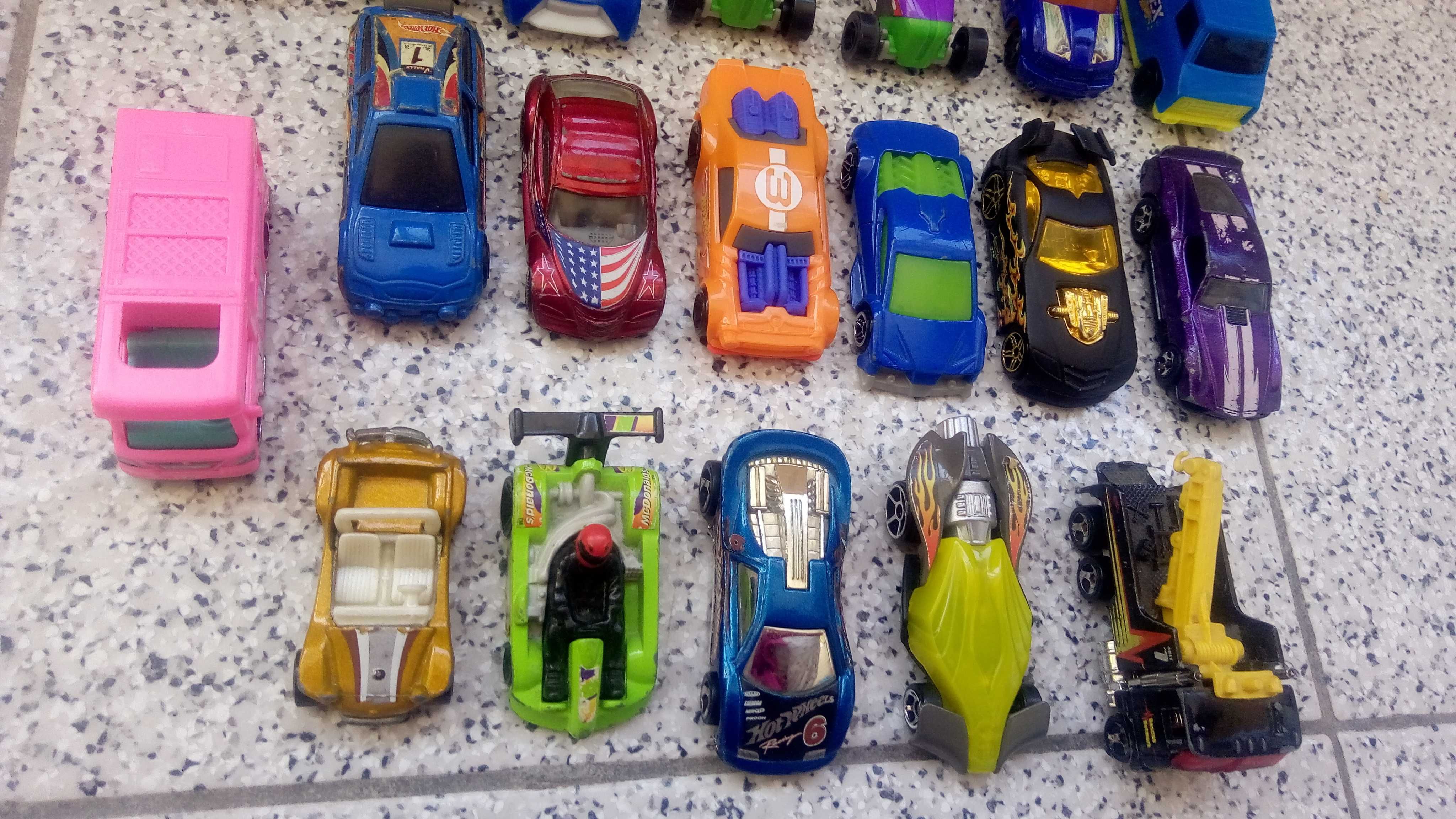 Carros miniaturas coleção hotwheels e outros