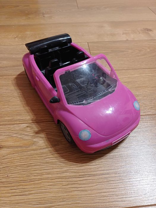 Różowe auto dla lalek