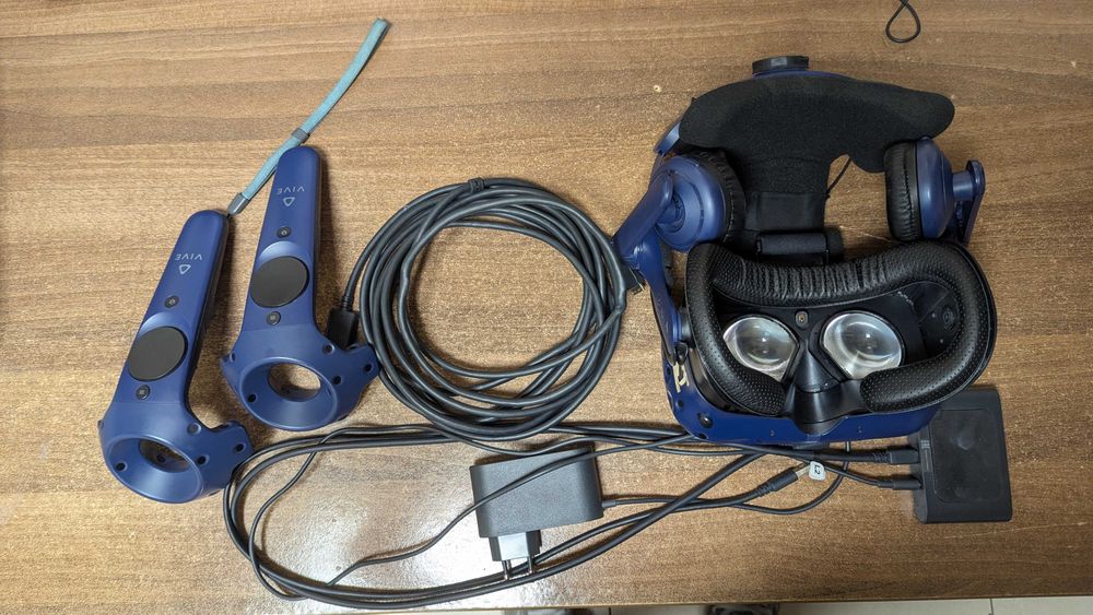 VR шолом HTC Vive Pro