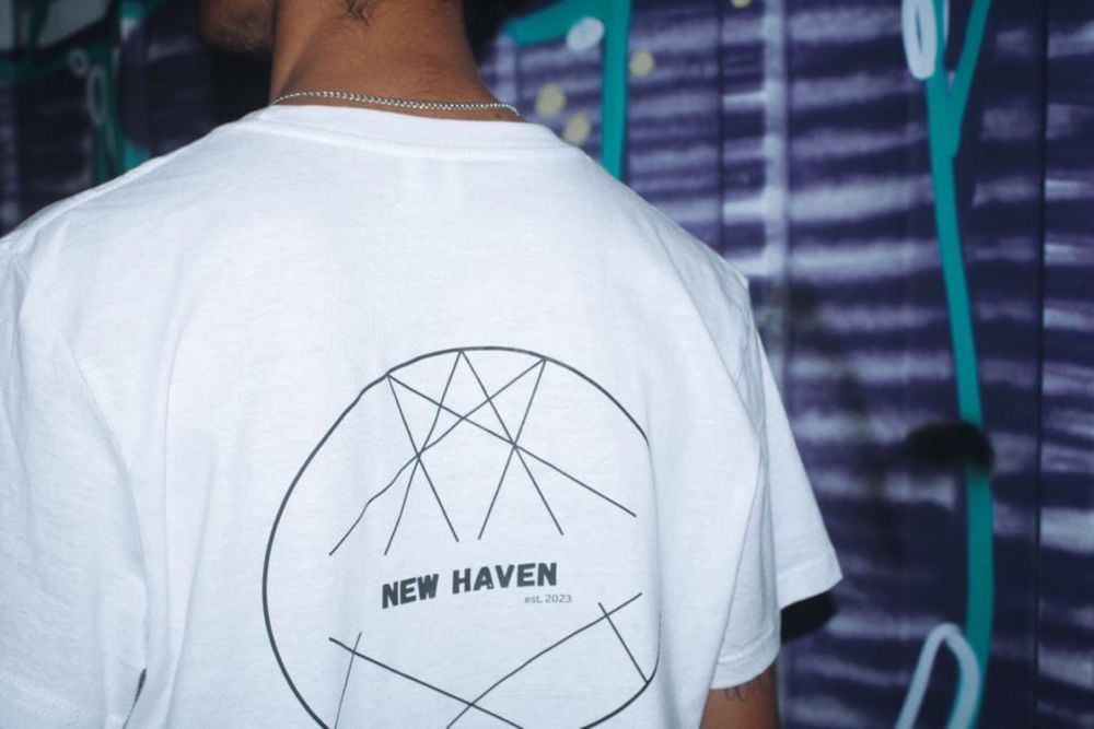 T-shirt branca New Haven