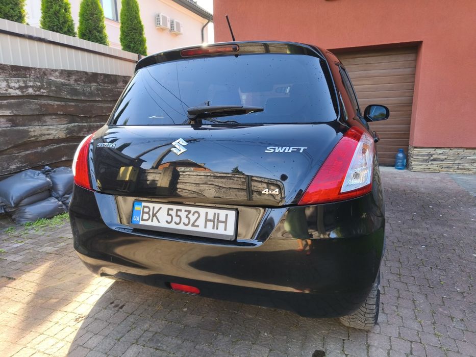 Продам авто Suzuki Swift 2013 IV покоління
