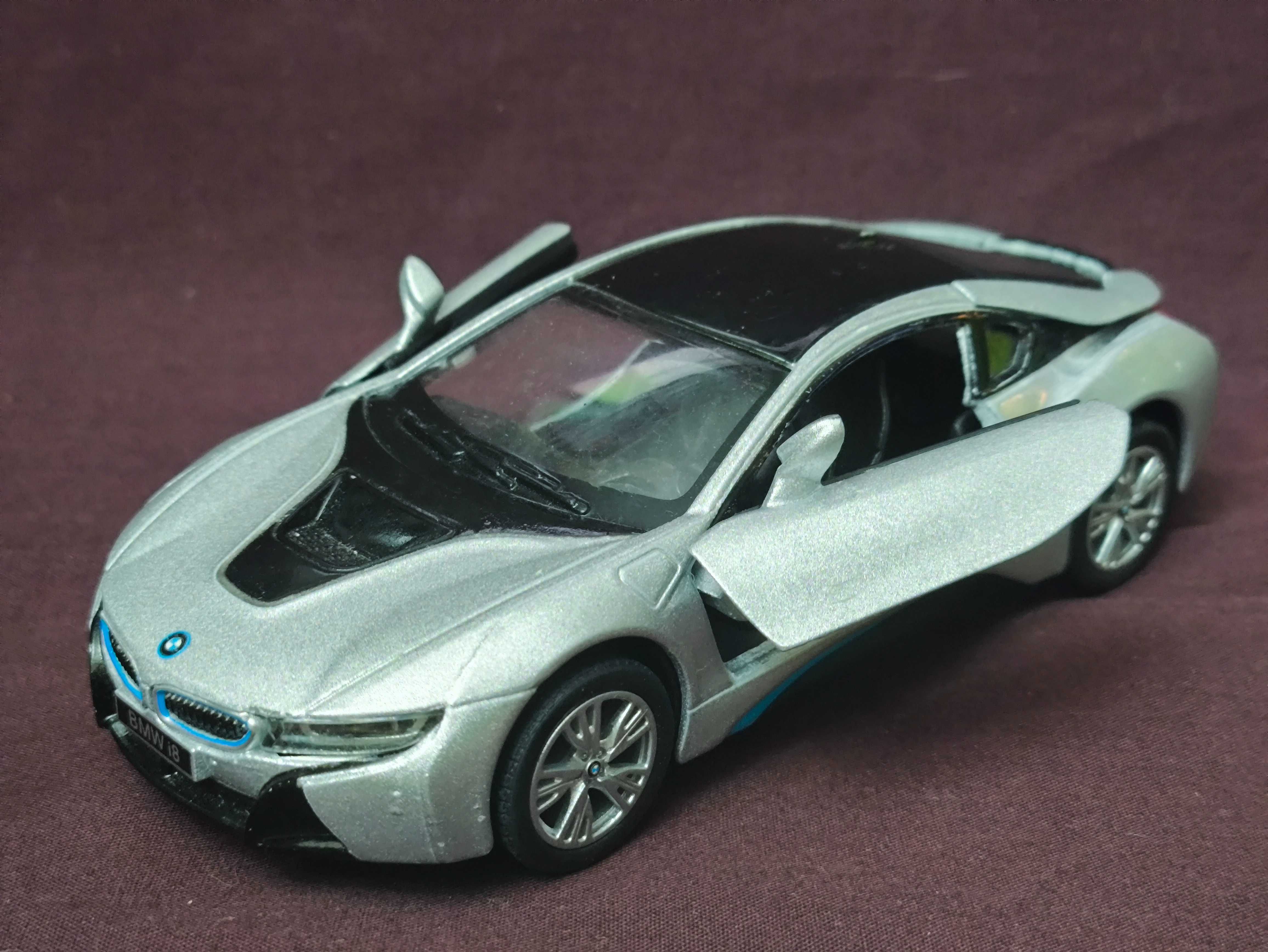 Машинка инерционная BMW i8 1:36 Kinsmart