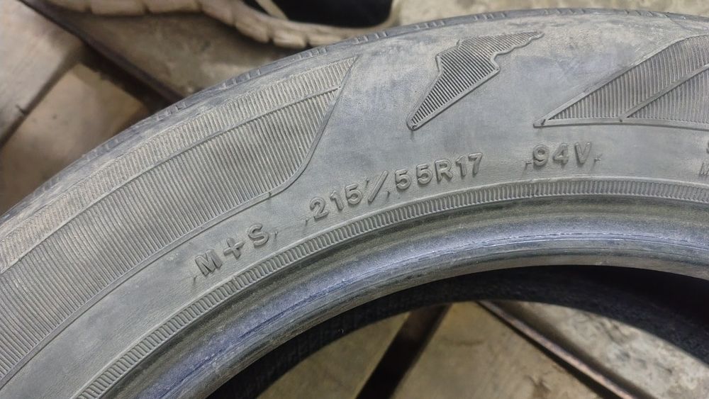 Одна шина R17 215x55 Good Year Assurance