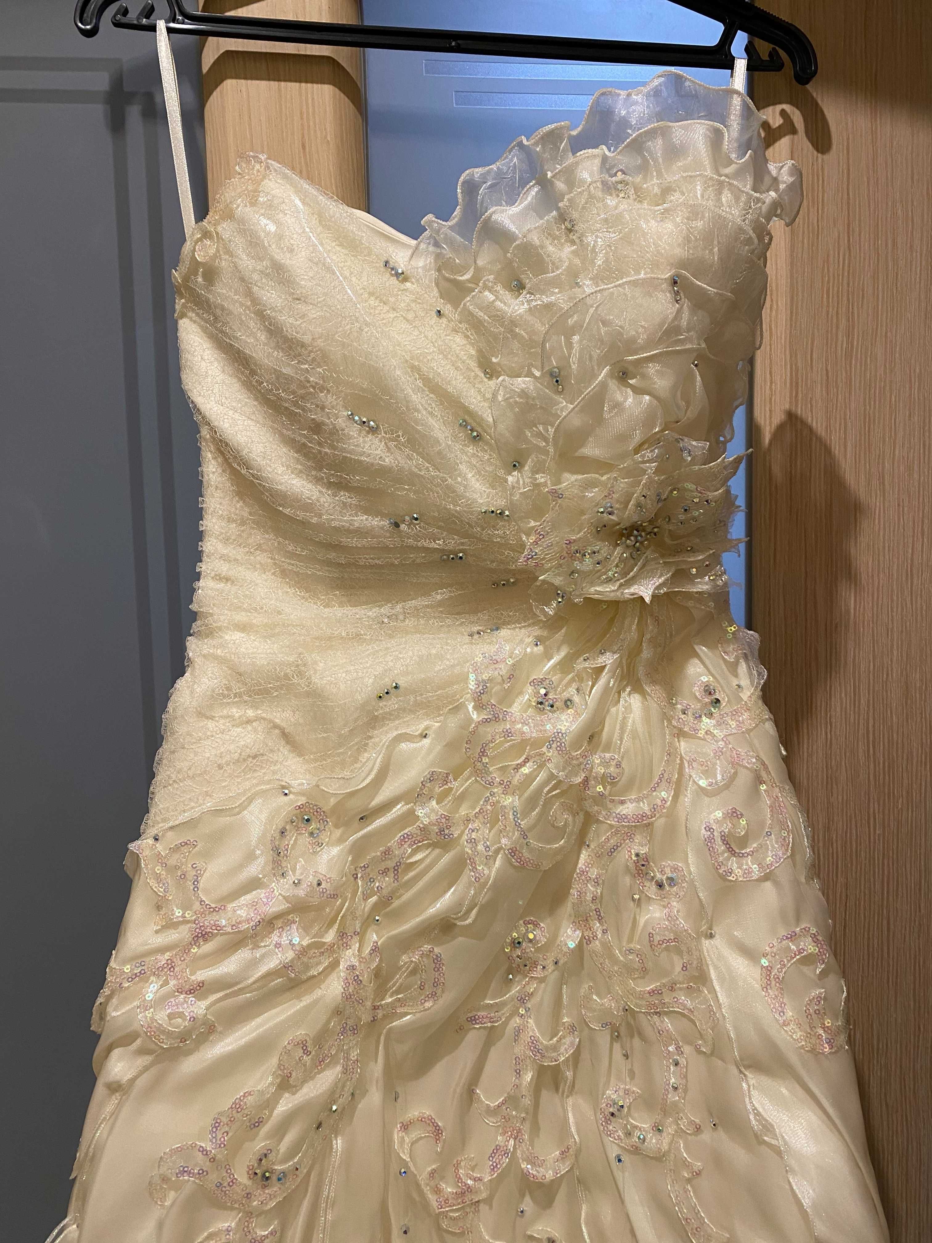 Весільна сукня рибка свадебное платье 44 р.