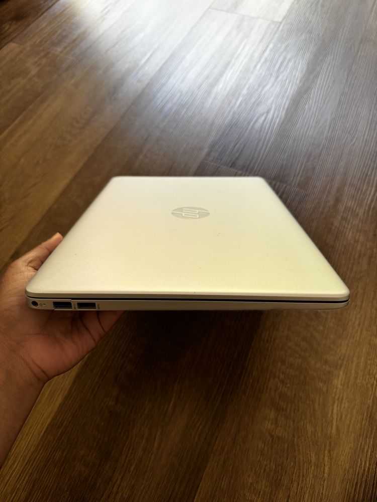 Notebook hp 15” touch screen 8gb ram , core i3