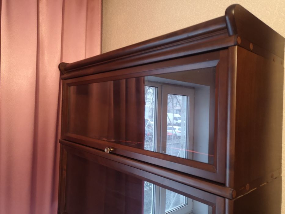 Ексклюзивна книжна полиця