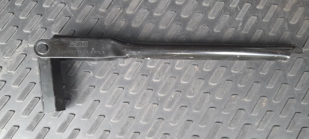 Ключ для домкрату та колес Ford DM53-17035AA