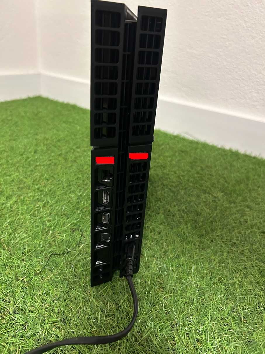 PlayStation 4 (1ª Geração) com Comando – Ótimo Estado