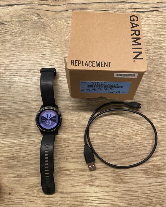 Zegarek Garmin Vivoactive 4. Bateria trzyma  2-3 dni.