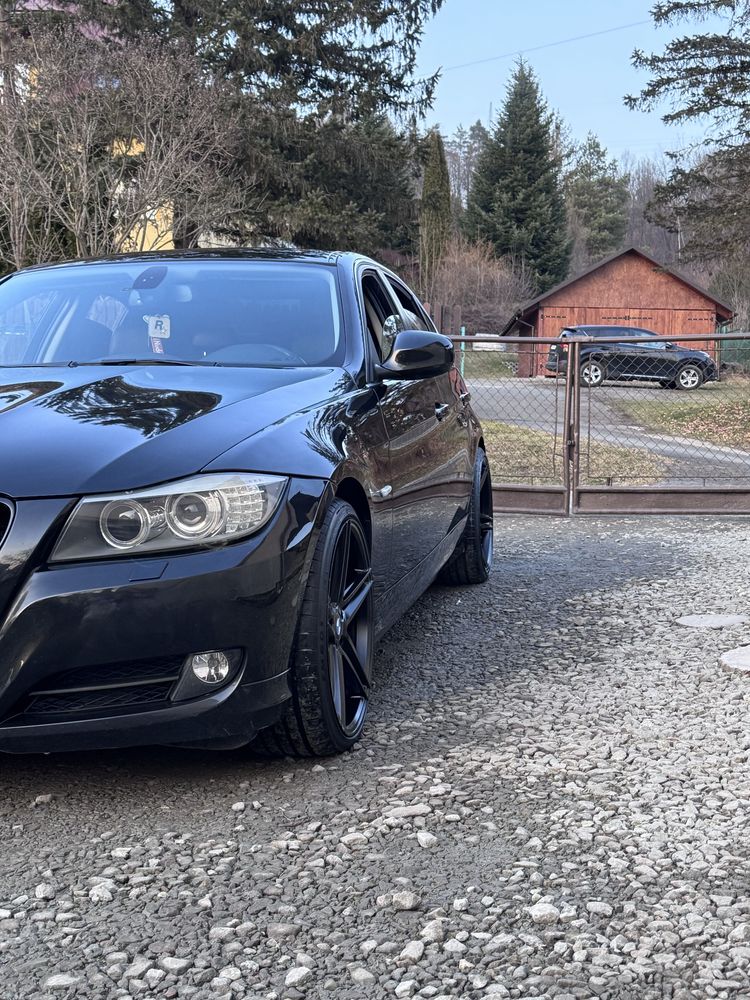 BMW E90 330iX xDrive 272KM • 2011 • 170 tys km