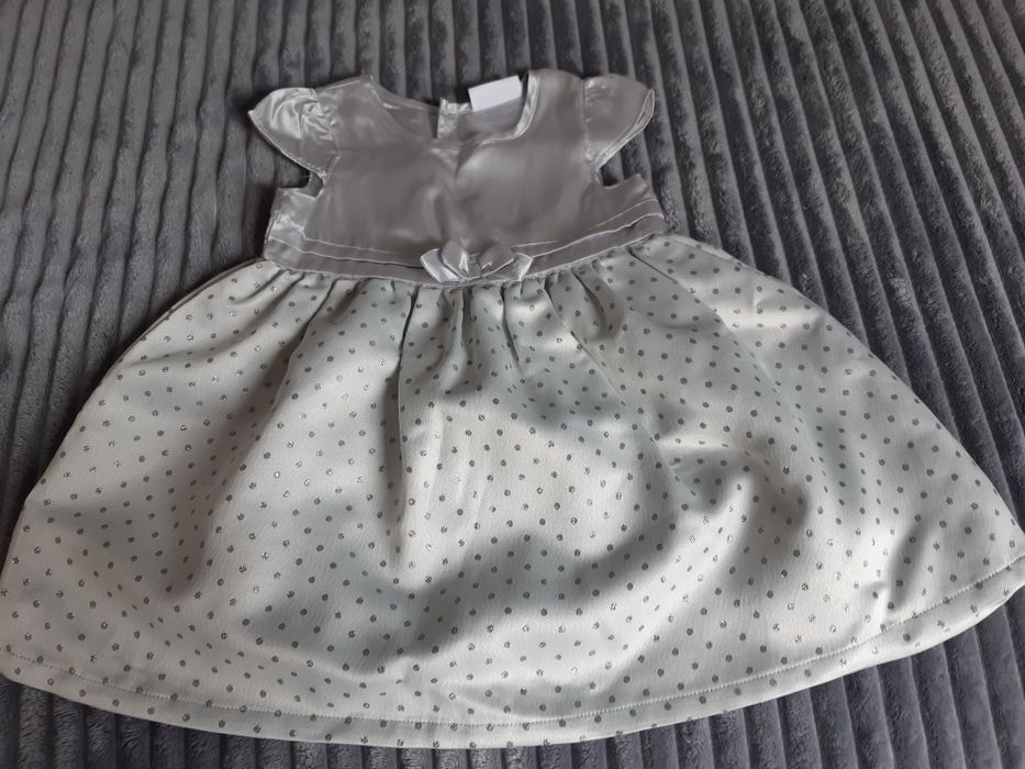 Piękna elegancka sukienka 12-18 miesięcy