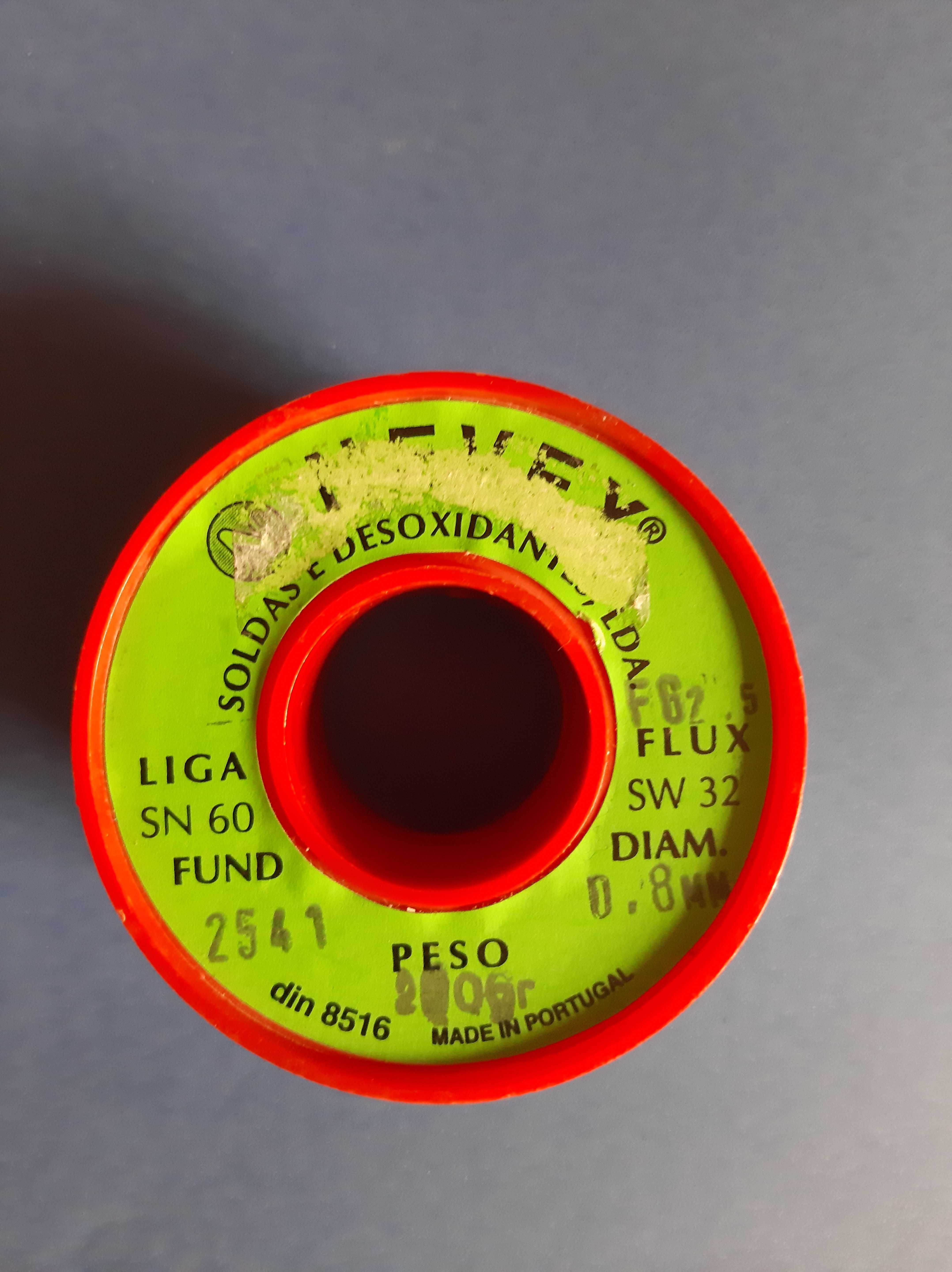 Solda de estanho para electrónica