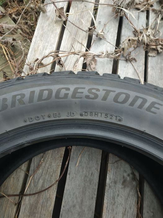 Резина зимова Bridgestone Blizzak DM-V2 285\50 R20