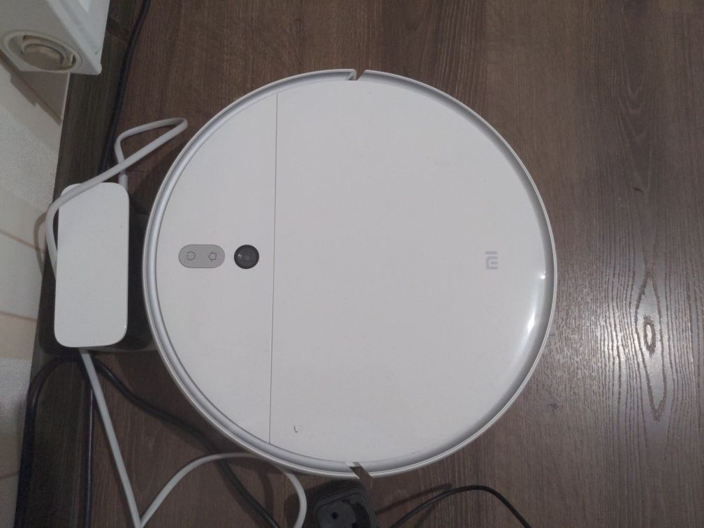 робот пилосос 
Mi Robot Vacuum - Mop 2
В користуванні був д