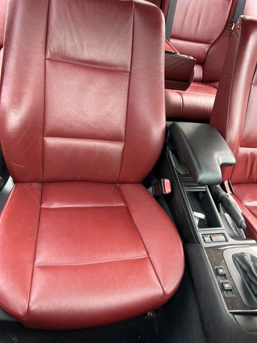Komplet fotele przód tył boczki czerwone skóry Bmw seria 3 e46 touring