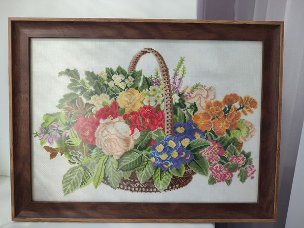 Картина вишита кошик з квітами, розмір  42*31 см