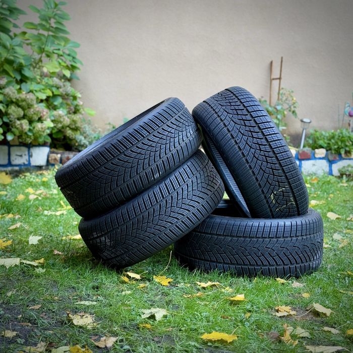 Opony zimowe Goodyear UltraGrip Performance 245 i 255/40 R19