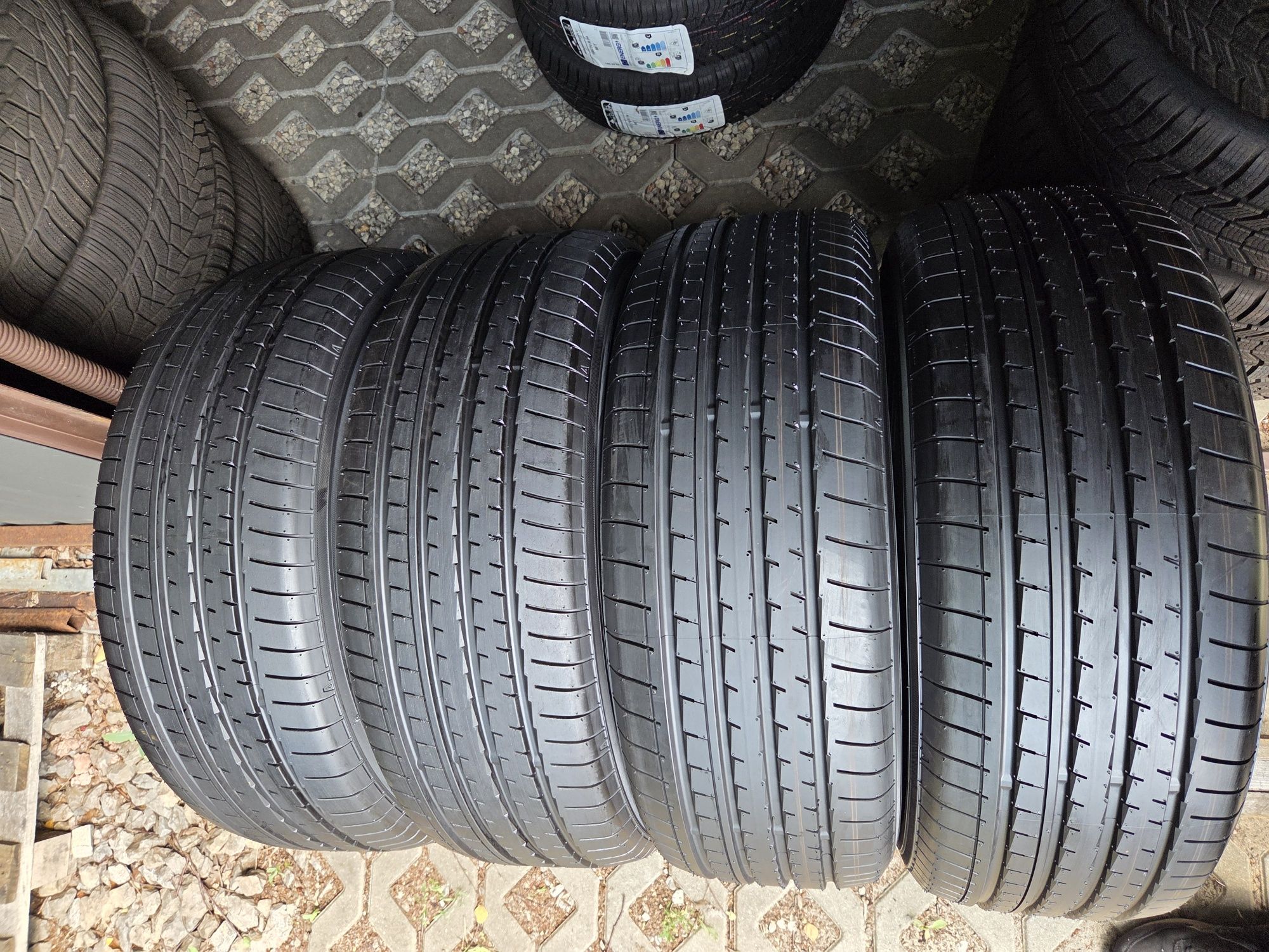 opony nowe 235/60R18 Yokohama ADVAN V61