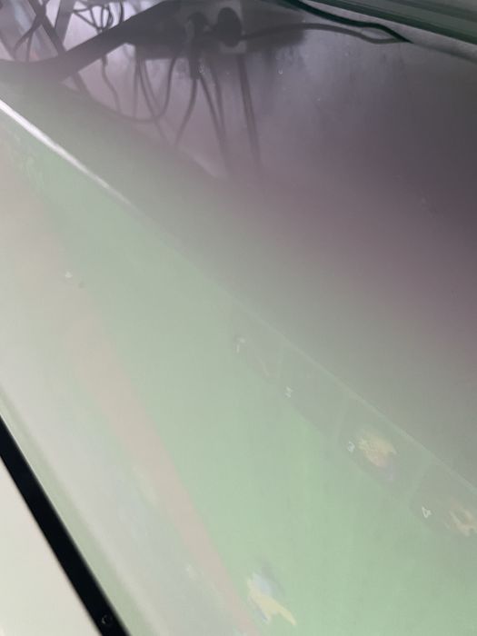 Biala komoda w polysku