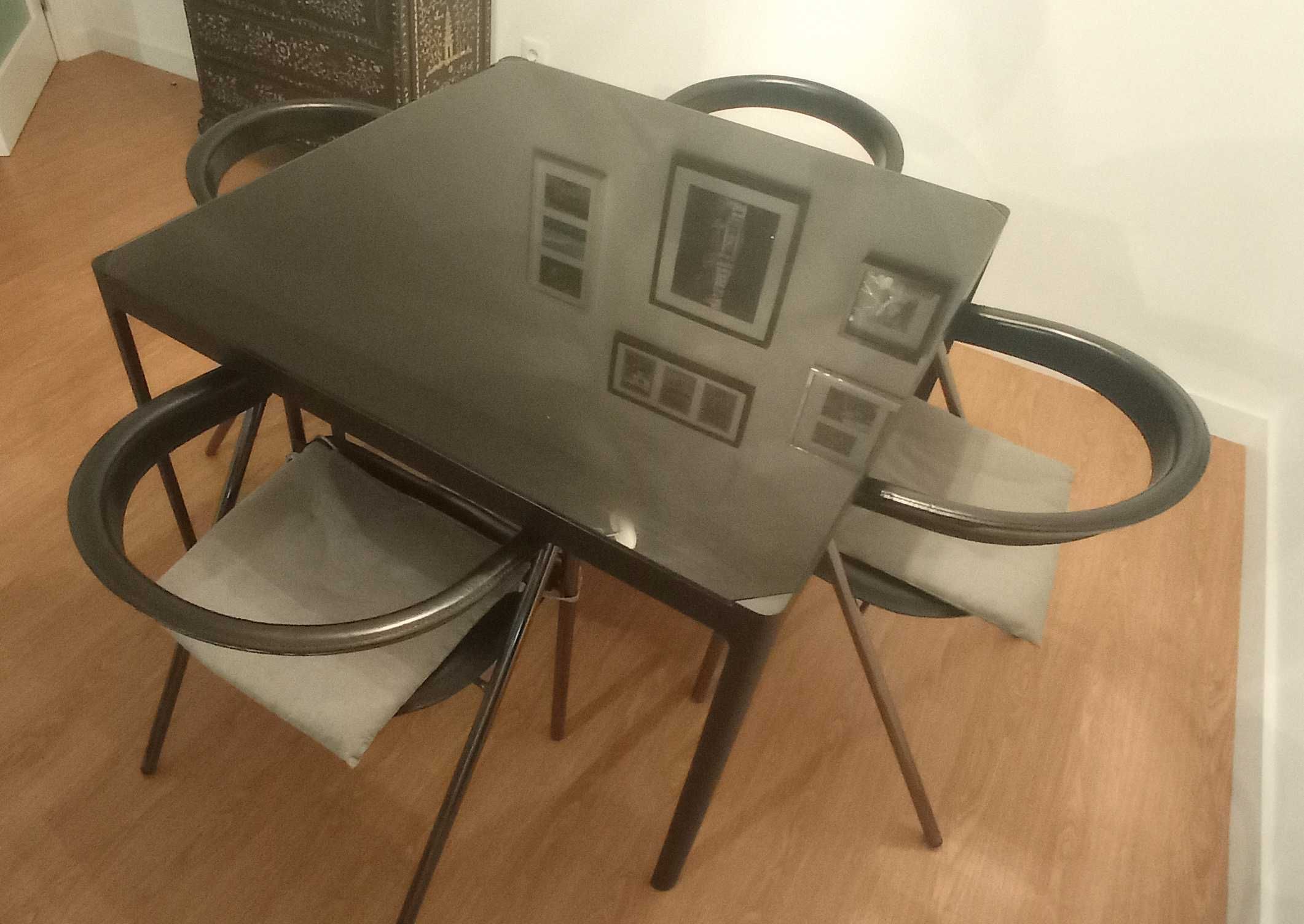 Mesa Jantar IKEA preta com vidro