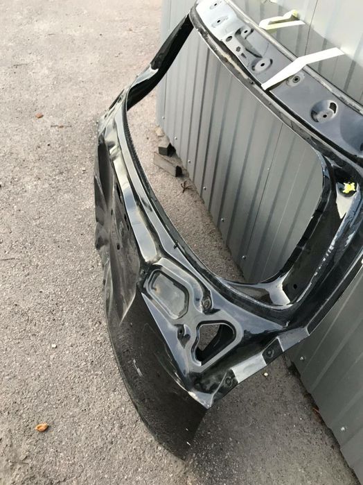 Toyota rav4 2016-2018 Кришка багажника