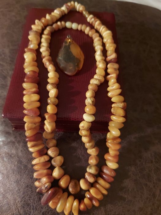 Янтарь натуральный.Бусы,подвеска..