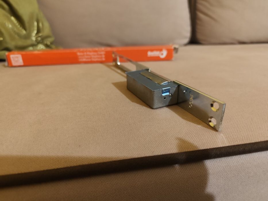 Elektryczny otwieracz drzwi zamek peso 6-12 v