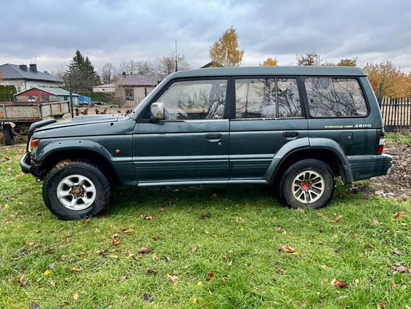 Mitsubishi Pajero 2.8 TD 4M40 terenowy / w całości na części