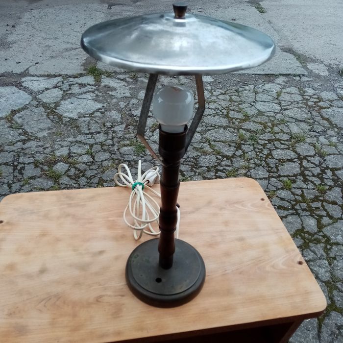 Antyk piękna i ciekawa lampa