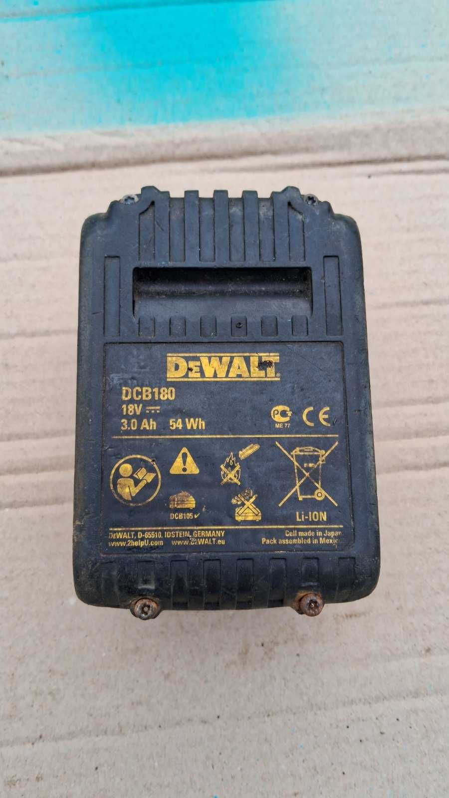 Зарядное устройство DeWALT DCB118 XR