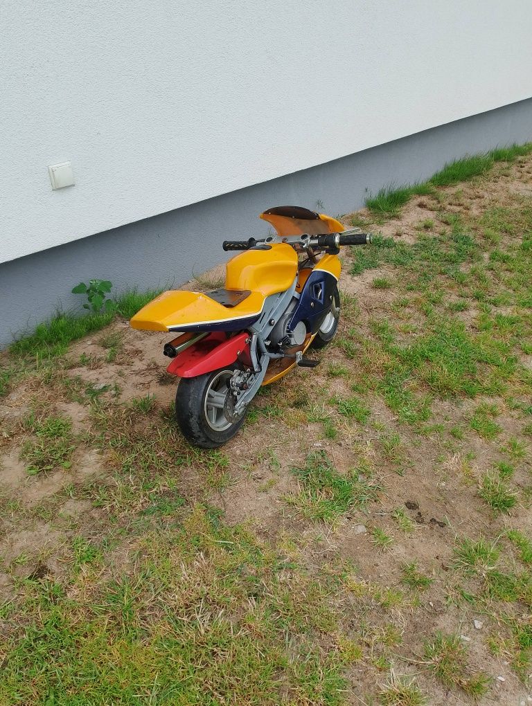 Mini motorek spalinowy