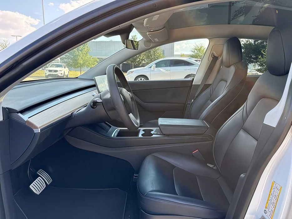 Tesla Model Y      2022