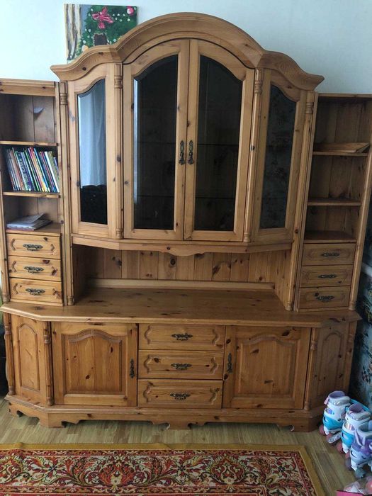 Продам кухонний сервант