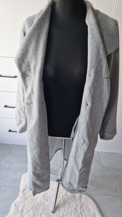 Elegancki szary płaszcz damski – nowy, bez metki!