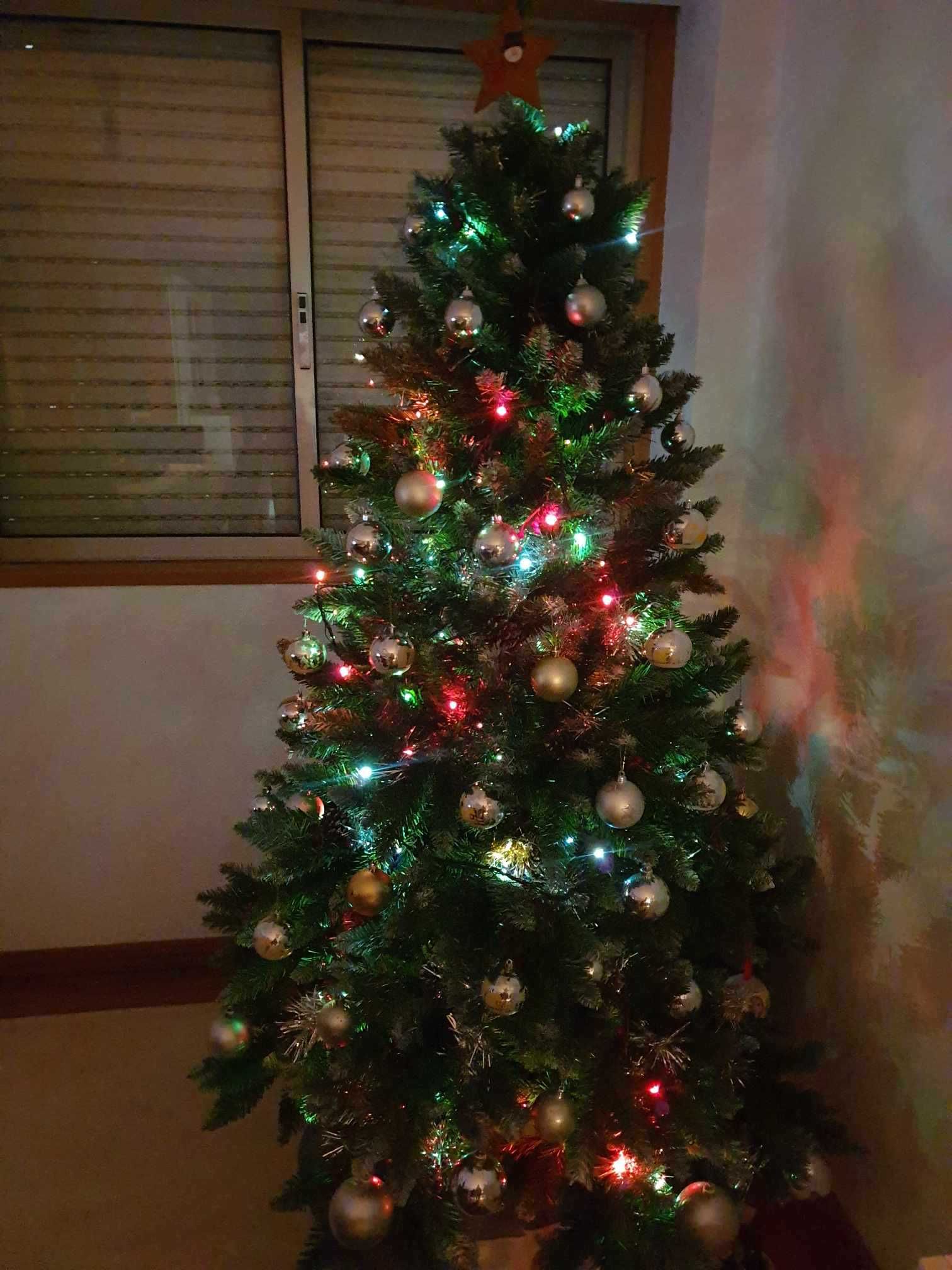 Árvore de Natal com 1,80 cm