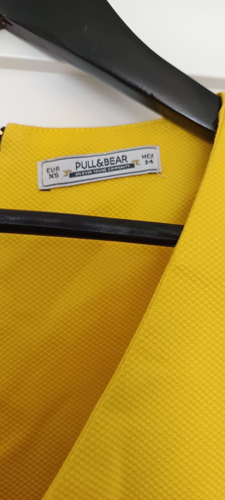Żółta sukienka mini Pull & bear, rozmiar 34