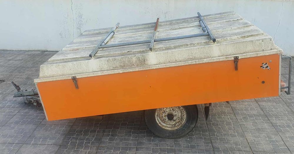 Atrelado com caixa 2x1.40